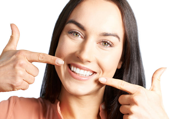 What is Whitening Toothpaste Made of? - SprinJene