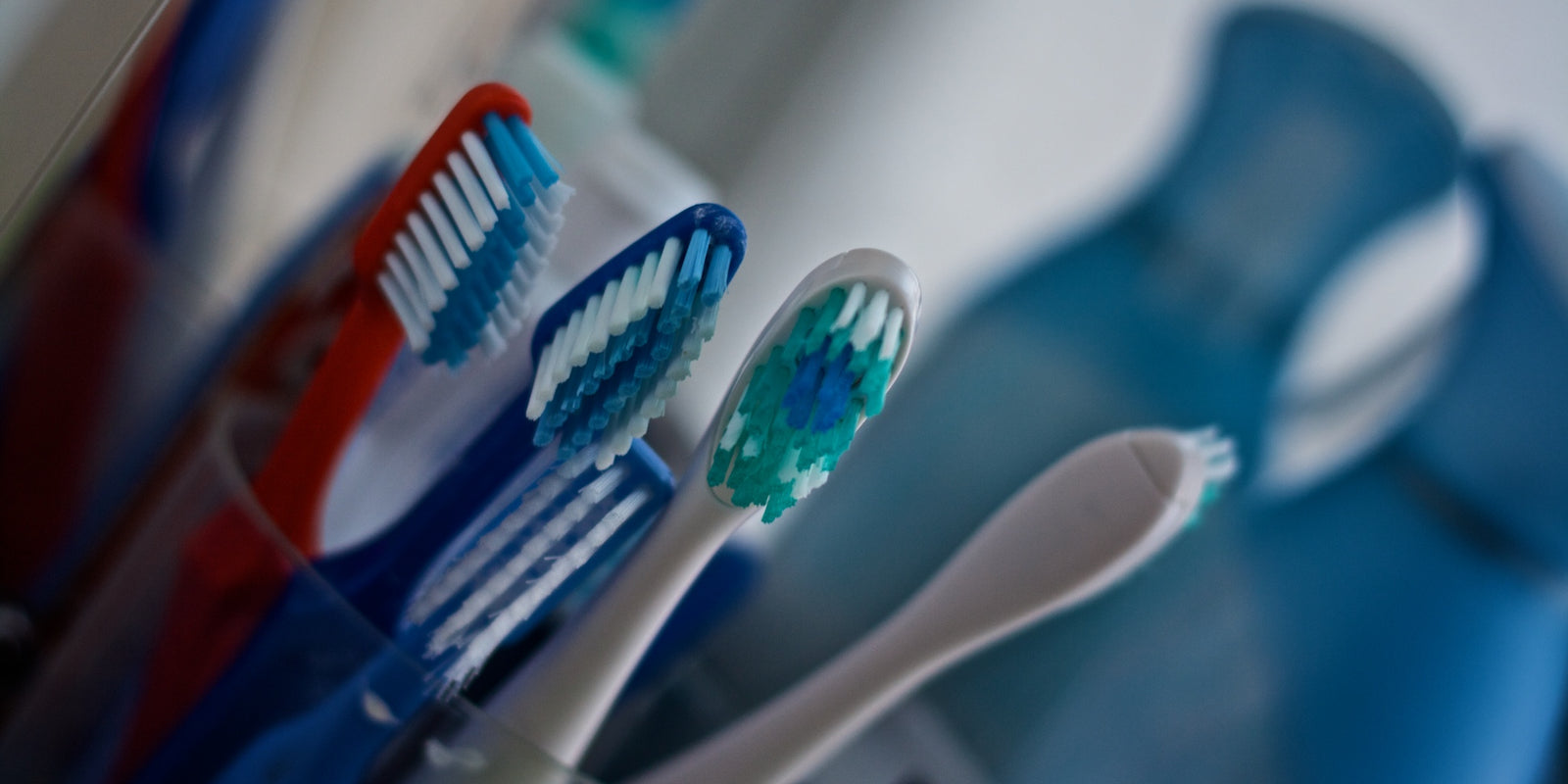 The Health Benefits of Using Organic Toothpaste