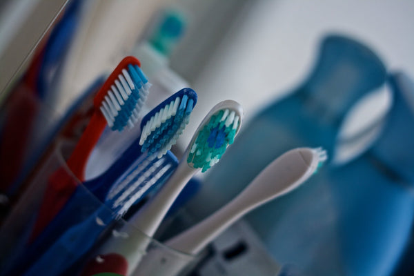 The Health Benefits of Using Organic Toothpaste - SprinJene